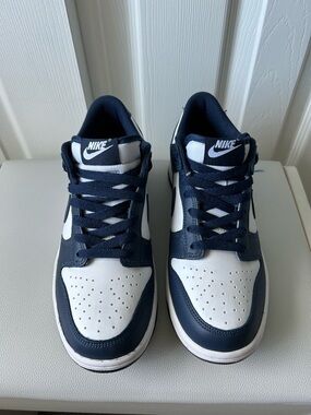 Size 7 youth Nike Low-Top Sneakers in Navy and White
